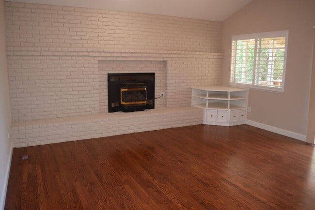 Building Photo - 1657 Stone Way
