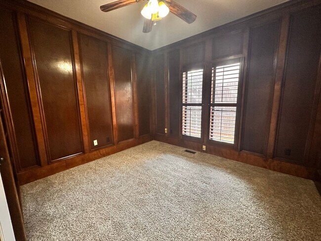 Building Photo - Spacious 4 Bed in Deer Creek