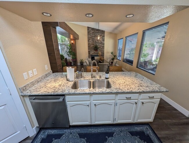 Building Photo - 7435 Falcon Rock Dr