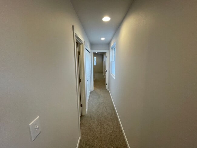 Building Photo - N18