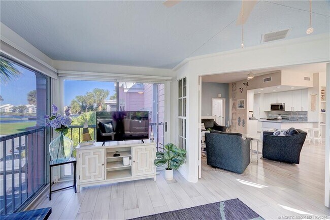 Building Photo - 391 NE Plantation Rd