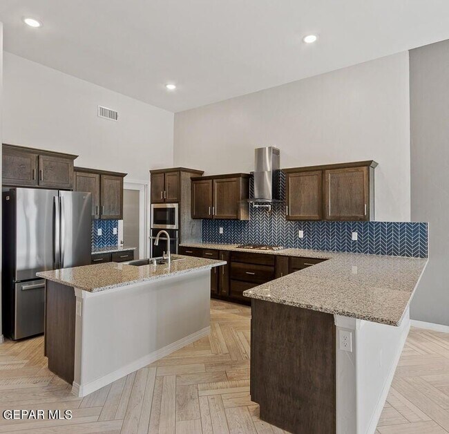 Building Photo - 913 Louisiana Downs Ave