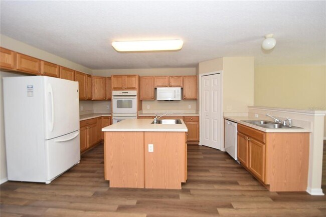 Building Photo - 37 Buttermill Dr