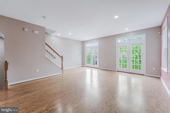 Building Photo - 42785 Hay Rd