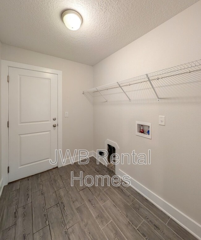 Building Photo - 10638 Akers Dr S