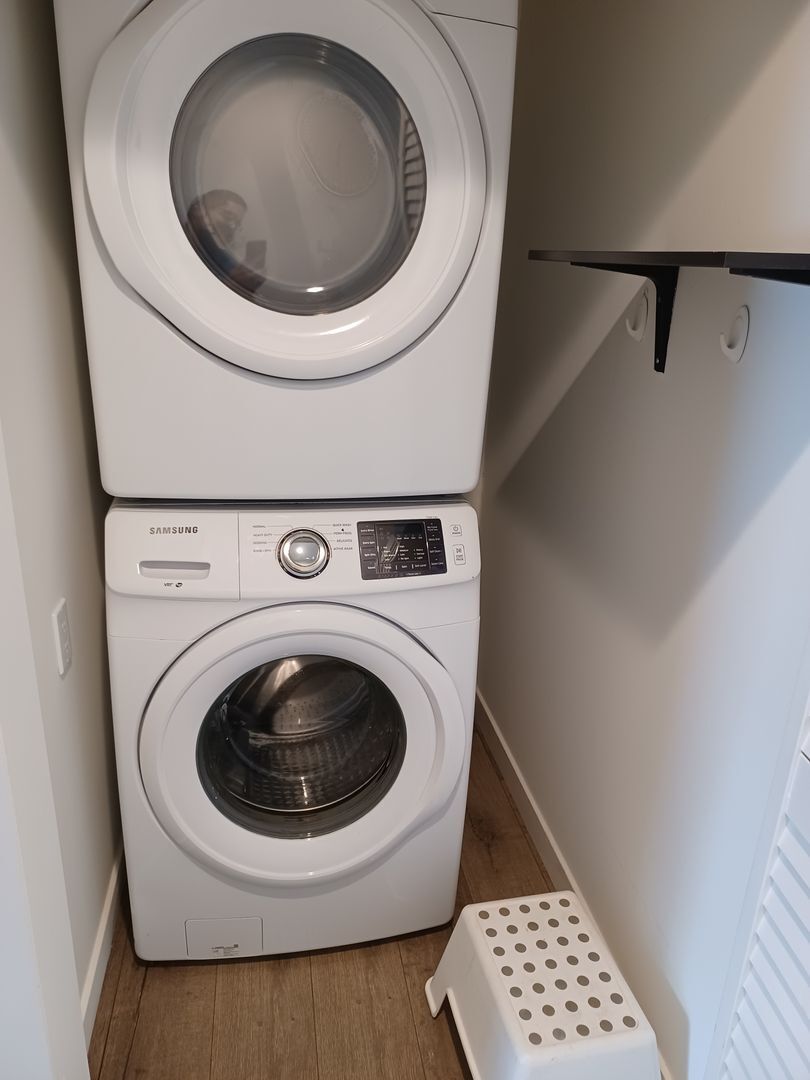 Building Photo - 7347 Haskell Ave