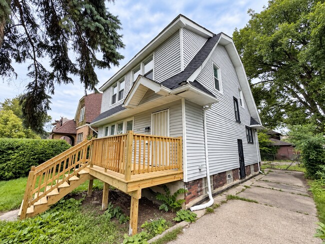 Building Photo - 4368 Buckingham