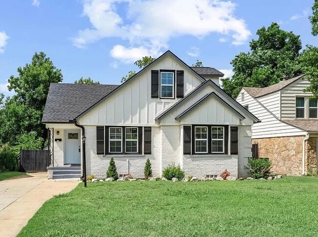 Primary Photo - Charming Central OKC/Venice Neighborhood h...