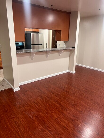 Building Photo - 281 Juana Ave