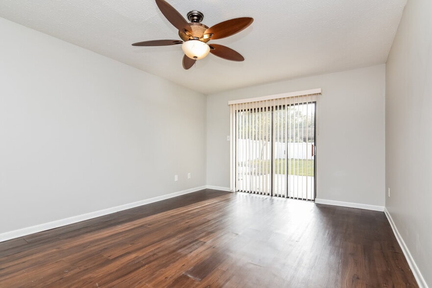 Building Photo - 3819 Cloverhill Ct
