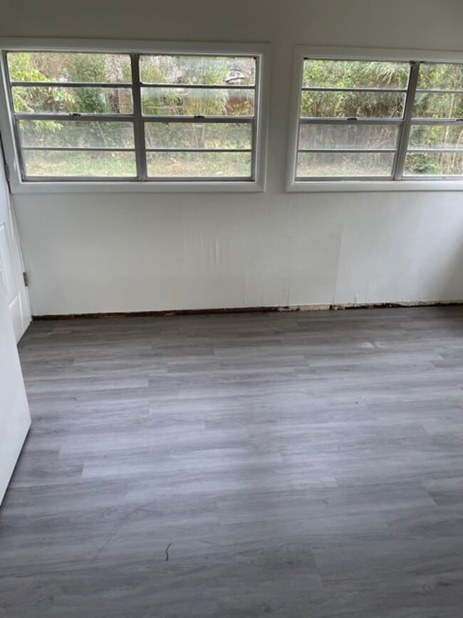 Building Photo - 2236 Dewey Ave