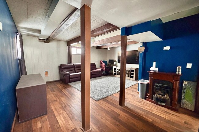 Building Photo - Twyckenham Hills Gem – 4BR with Lower Level Family Suite