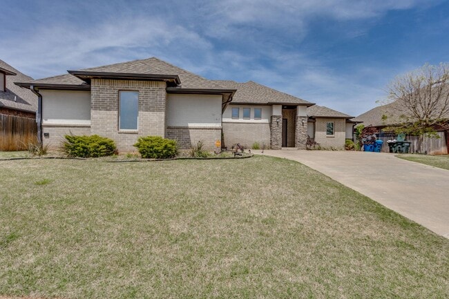 Building Photo - 2125 Heavenly Dr