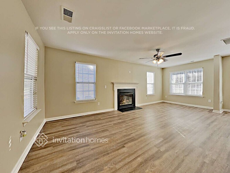 Building Photo - 15181 Tracy Beth Rd