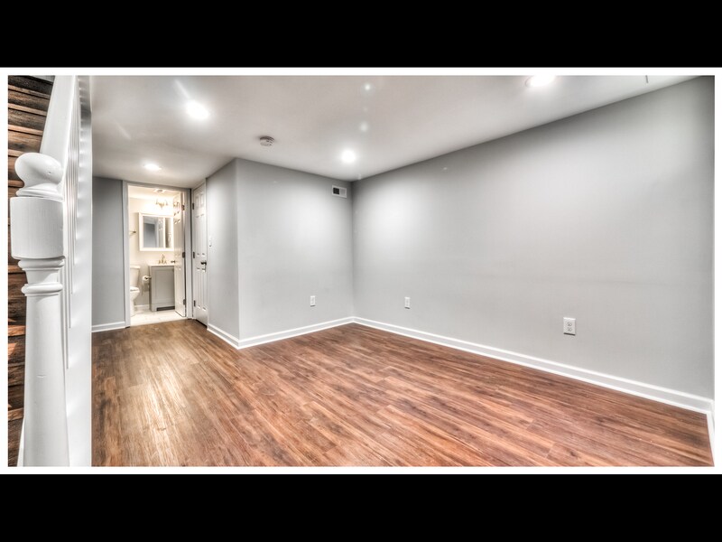 Building Photo - 3336 W Caton Ave