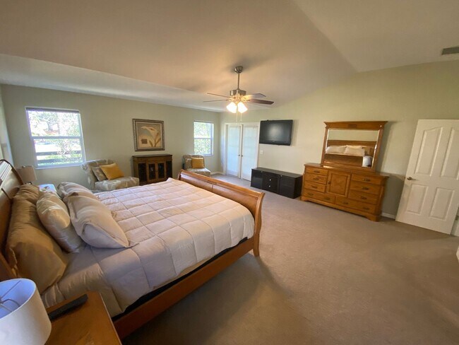 Building Photo - SEASONAL RENTAL in Glenview - 3 Beds, 2 Ba...