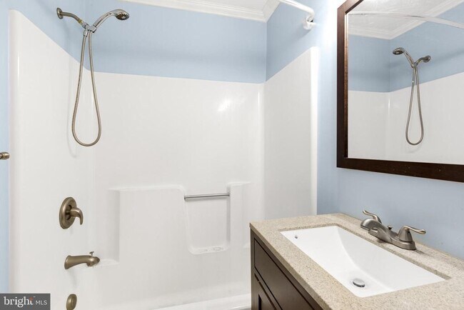 Building Photo - 941 New Market St