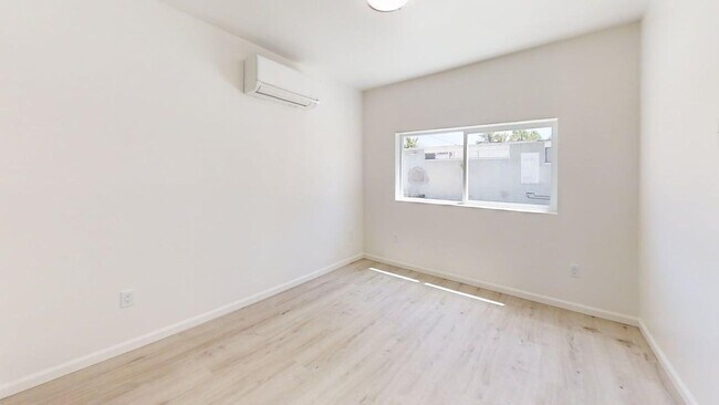 Building Photo - 628-630 Mira Mar Avenue