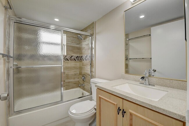 Building Photo - 974 Normandy Trail