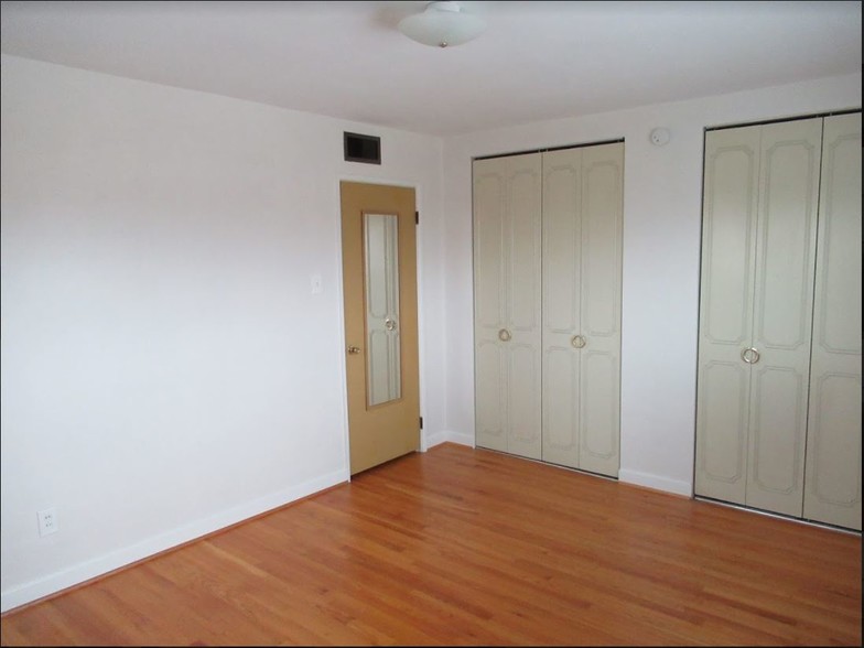 Main Bedroom cont. - 5400 Eichelberger St