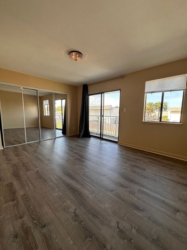 Building Photo - 2 Bedroom Condo In Destin-- Legion Drive!