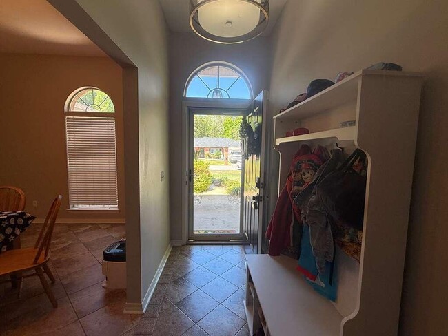 Building Photo - 4216 Shadow Ln