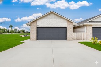 Building Photo - Skyway Maxine Plan