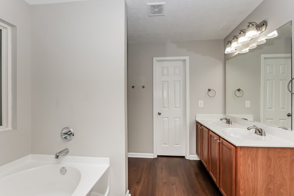 Building Photo - 726 Elderberry Way