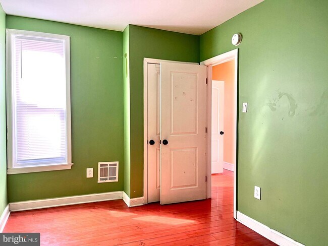 Building Photo - 18 N Ithan St