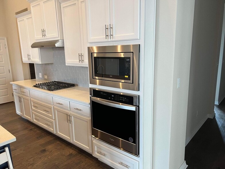 Building Photo - 2100 Mar Vista Ln
