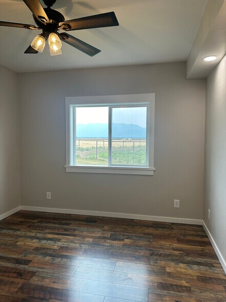 Building Photo - 151 Equestrian Ln