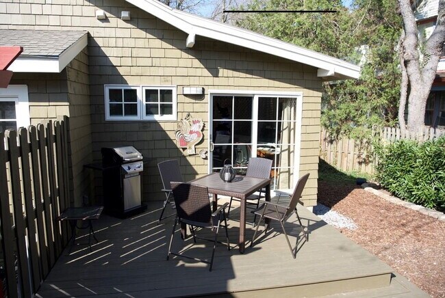 Building Photo - Comfortable and Spacious Rental Opportunity
