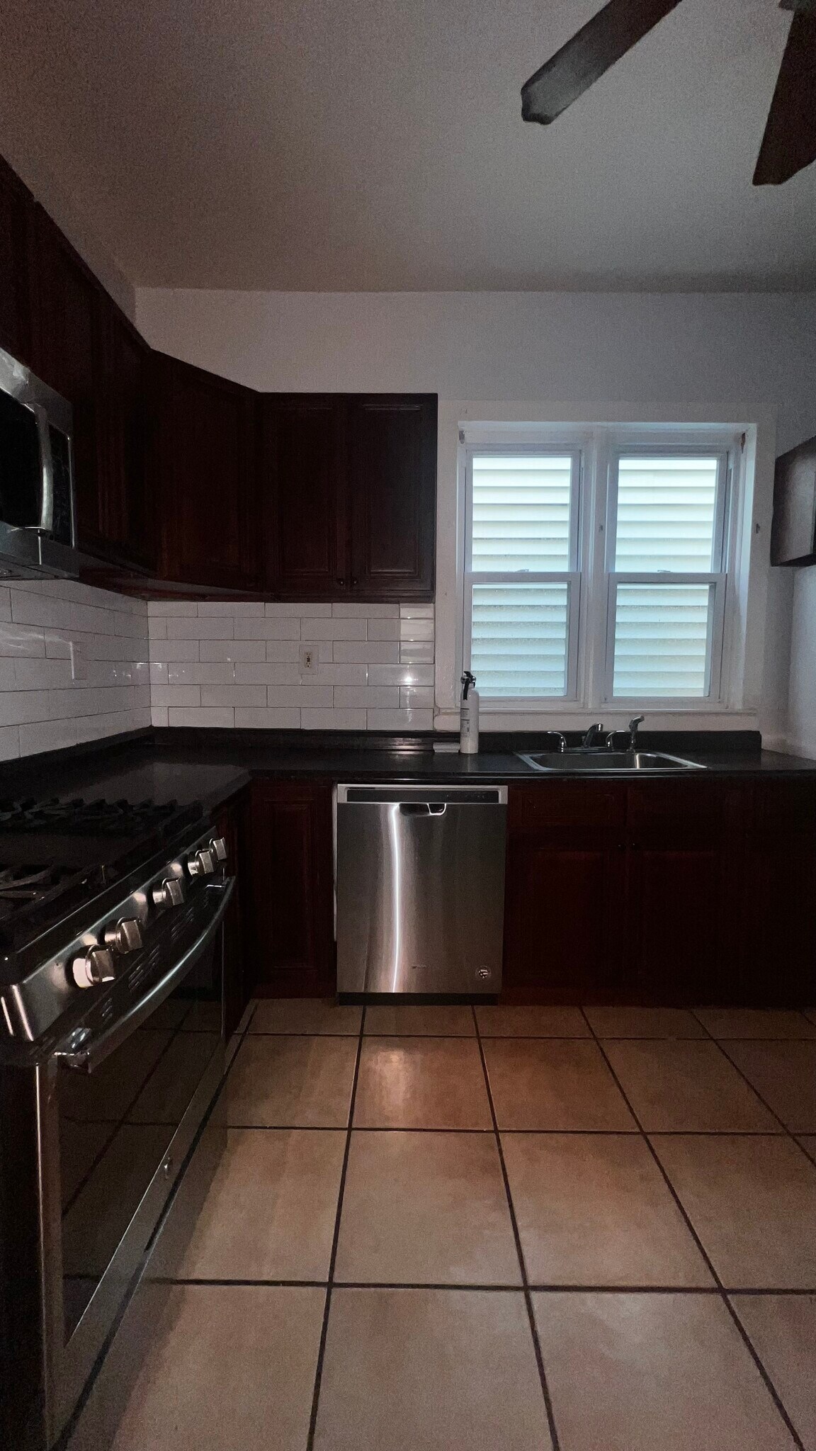 EAT IN KITCHEN - 187 Clerk St