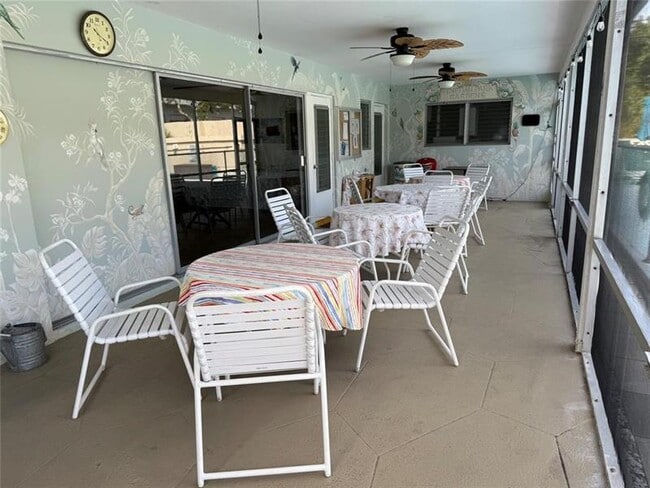 Building Photo - 2115 NE 42nd Ct