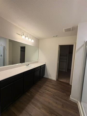 Building Photo - 713 Peach Tree Ln