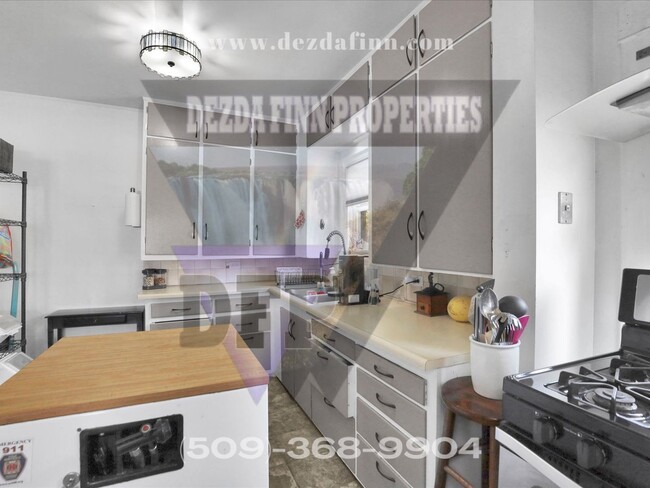 Building Photo - Northside 3Bed, 1Bath Vintage Bungalow