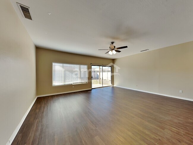 Building Photo - 5321 W Grenadine Rd