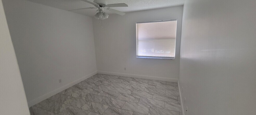 Building Photo - 100 Sweetgum Woods Ct