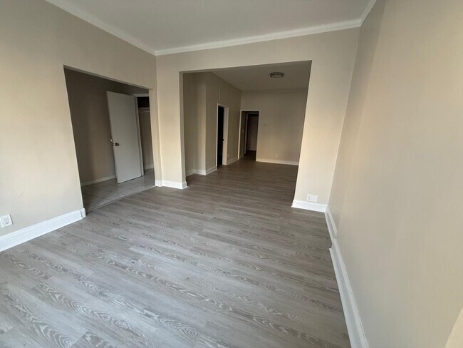 Building Photo - 221 Wilkinson Ave