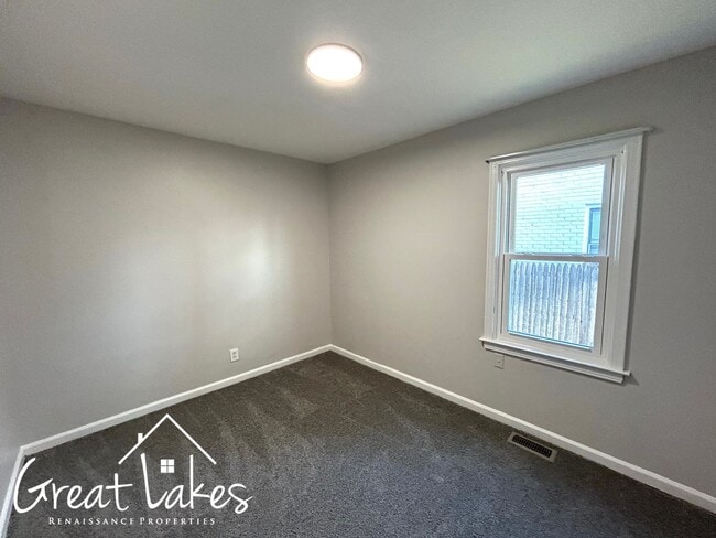 Building Photo - Lovely 3 Bedroom 1 Bathroom now available for rent