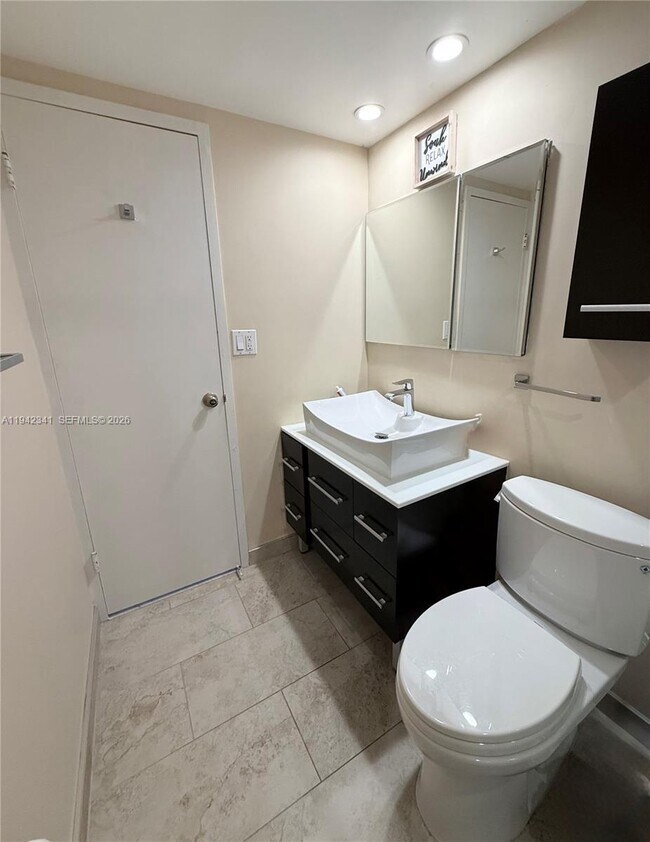 Building Photo - 3180 S Ocean Dr