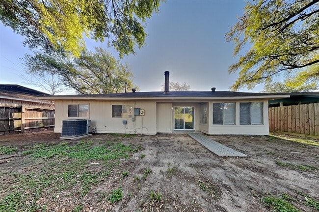 Building Photo - 2203 Wheathall Camp Ln