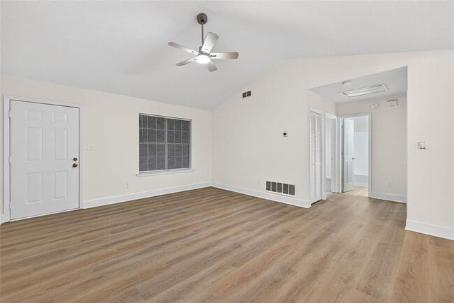 Building Photo - 37 Peach Forest Way