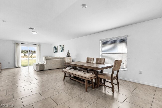 Building Photo - 4007 San Clemente Ct