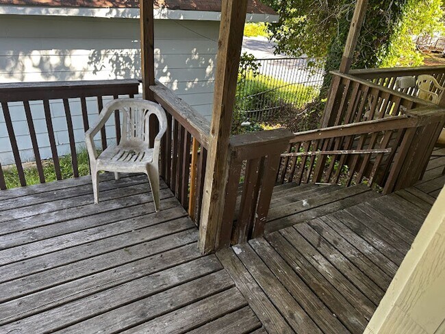Building Photo - Dartmouth Duplex