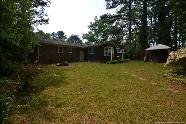 Building Photo - 806 Kingswood Dr