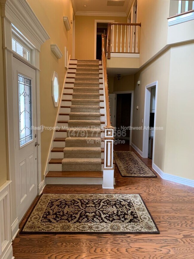 Building Photo - 300 Genesis Dr