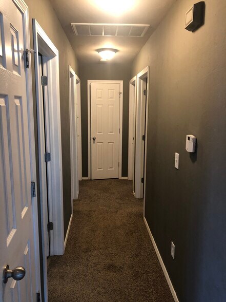 Hallway - 520 S Castle Ridge Ln