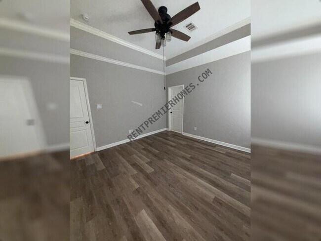 Building Photo - 32 Woodhaven Dr