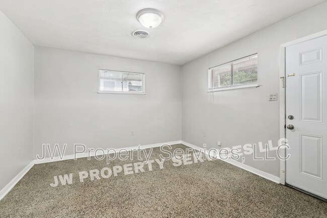 Building Photo - 124 Lake Ave